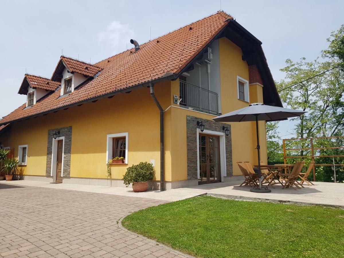 Turisticna Kmetija Kaloh Villa Maribor Buitenkant foto